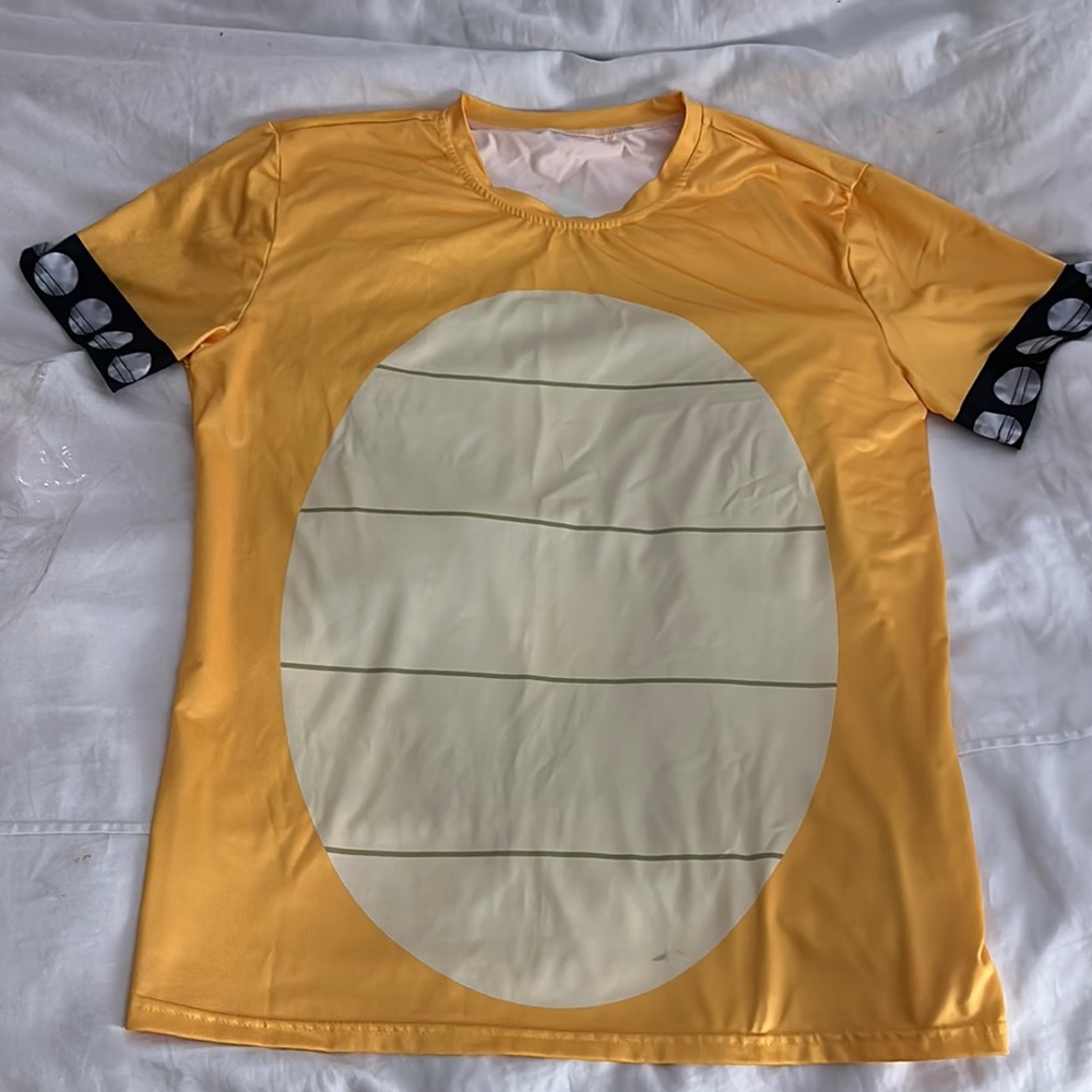 Men’s bowser shirt. Size large.